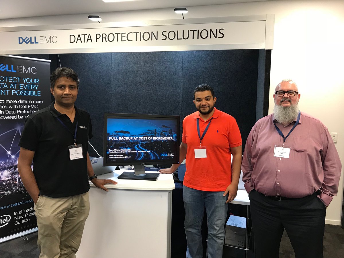 ozprem's tweet photo. At @VictorianAusoug #connect2017 dishing out simplified data protection for #Oracle with @DellEMCProtect @backupbear #Metwaly https://t.co/kvQiGgddOa