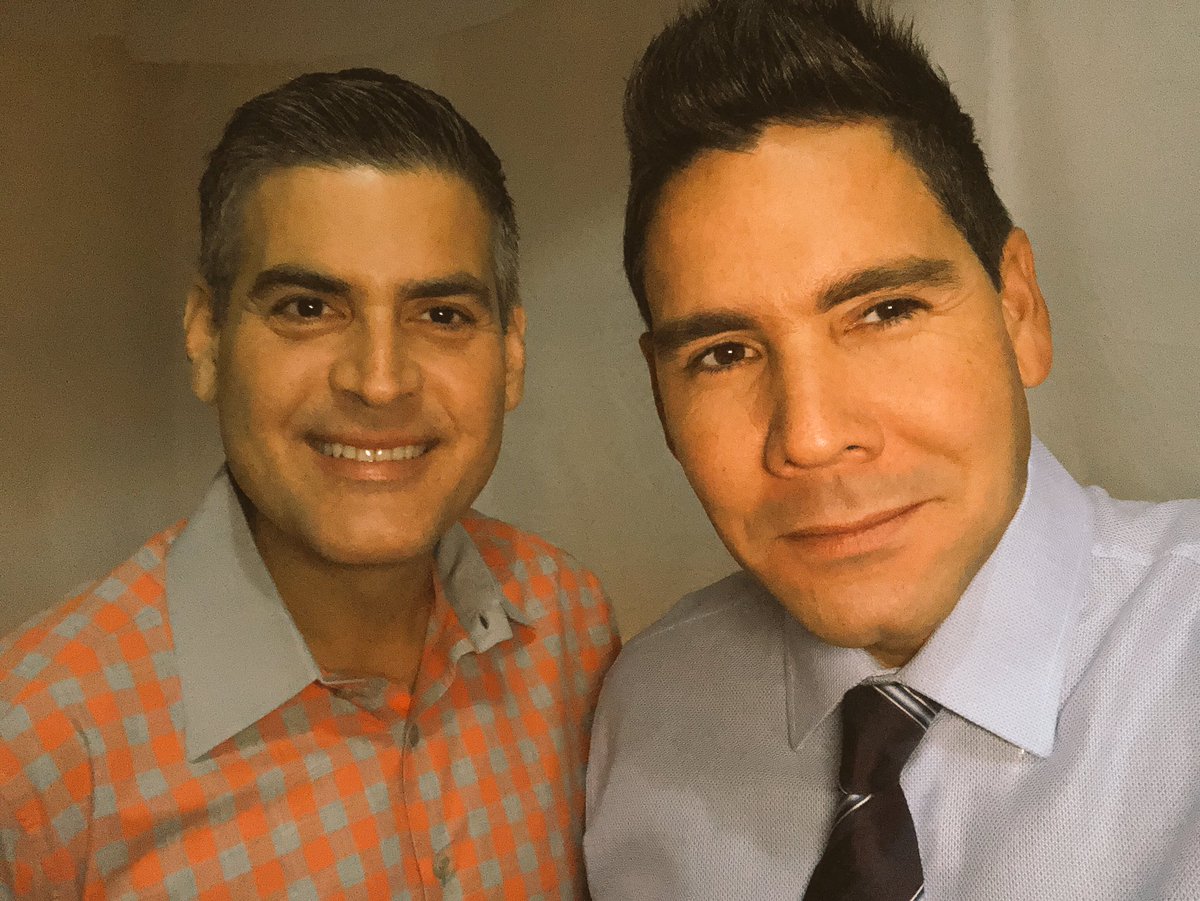vwinstonv's tweet photo. #CorazonLlaneroBolivar después de Nuestra Noche con el moreno Michael por @TVesAlDia . Imperdible ya el pueblo listo para seguir haciendo historia, una historia de paz. Celebrando la Navidad 🎄 Gracias @NicolasMaduro @ConCiliaFlores 🇻🇪🙏🏻😬 https://t.co/5Ienn11EyI