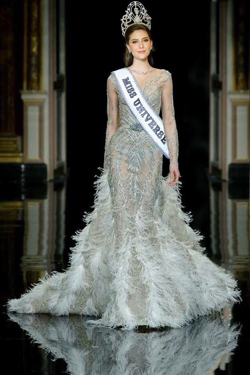 belle_jung's tweet photo. ถ้าไม่มงจะงงมาก พูดเลย (น้ำหอมแห้งบีชาร์มสนับสนุนให้ทุกคนตัวหอม) #MissUniverse  #THAILAND  https://t.co/72TEZILhov