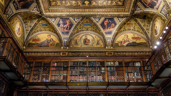 TimeOutNewYork's tweet photo. The most gorgeous NYC libraries: https://t.co/sXUHHq6NEc https://t.co/hz1Ecq7tP4