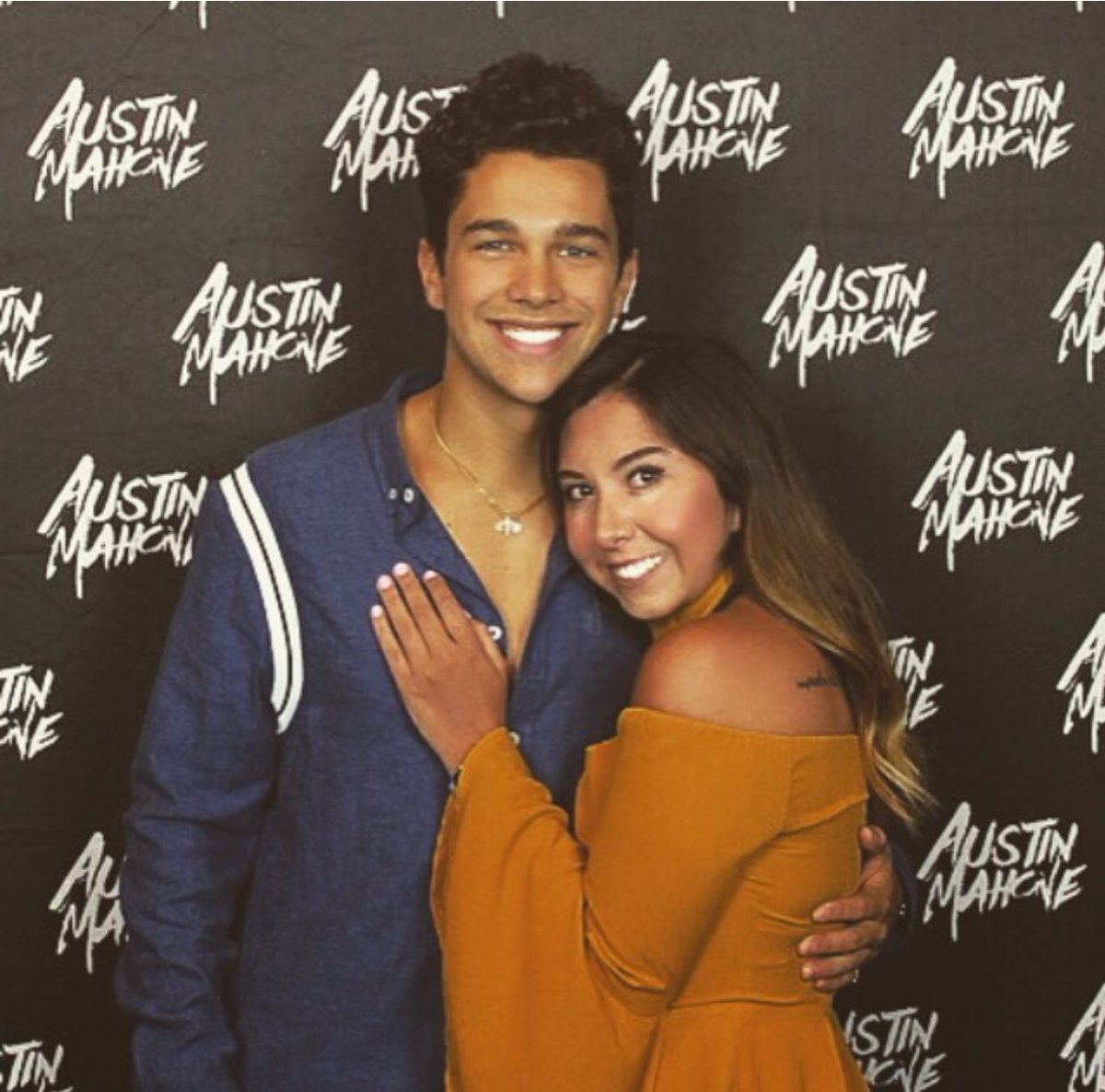 MahoneIsSwaggin's tweet photo. it’s been 6 years since your first concert..from then to everything in between, still here. 🤙🏻 @AustinMahone https://t.co/LJtxpCiC39