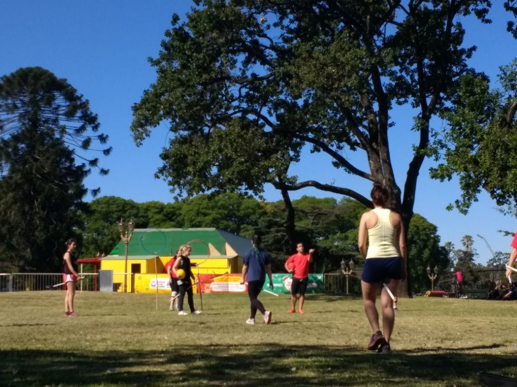 TL_QUIDDITCH's tweet photo. Entrenamiento!😄, Día de PURO QUIDDITCH!Muchas gracias a parte de los miembros de Raven , Gry y Huff del chp 😁😄😄. https://t.co/soUSqYxicG