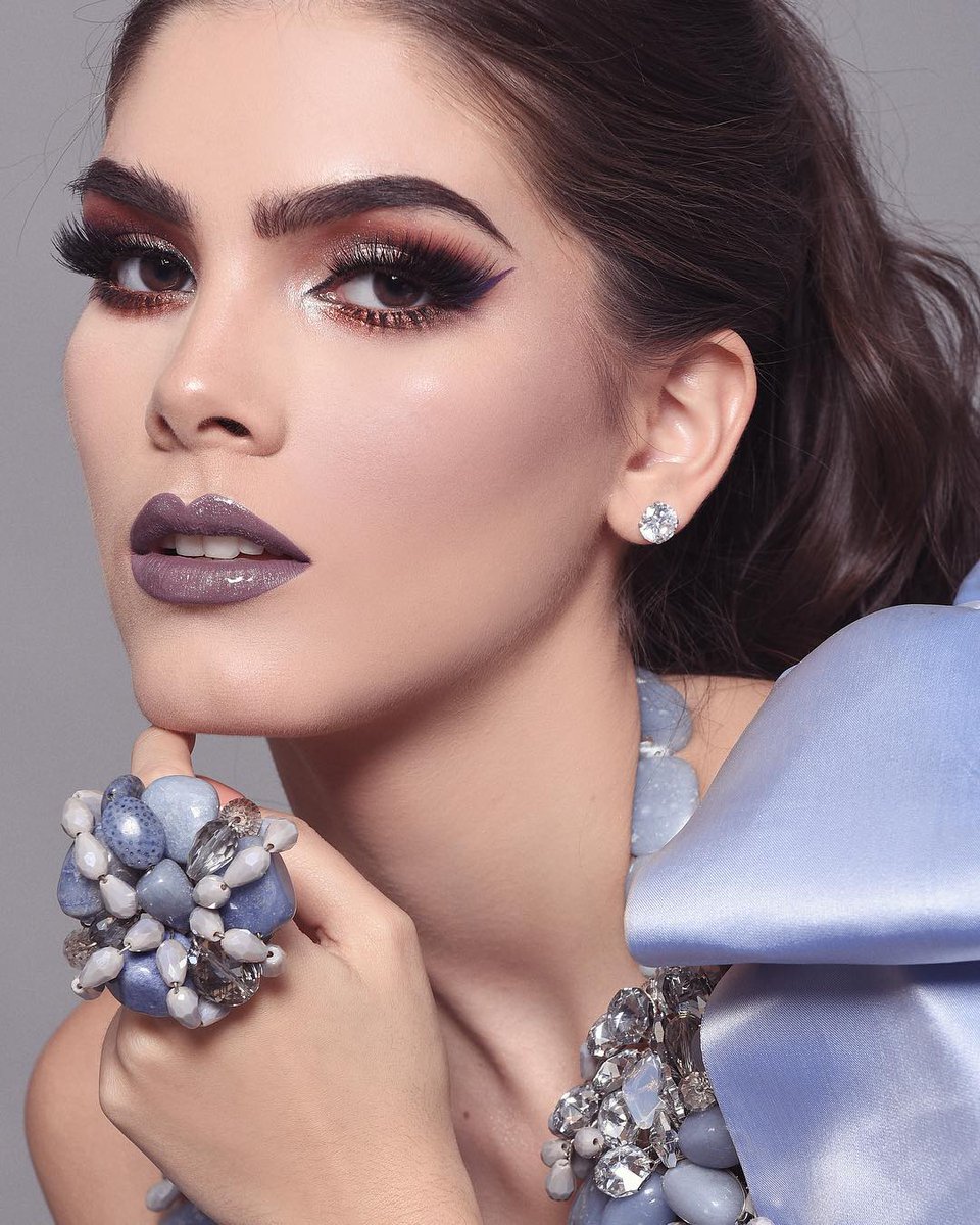 mxrvelsbucky's tweet photo. Podemos hacer que Denisse pase a la siguiente ronda, voten y den RTs pero con ganas #MissUniverse #Mexico https://t.co/JLwthnqJlv