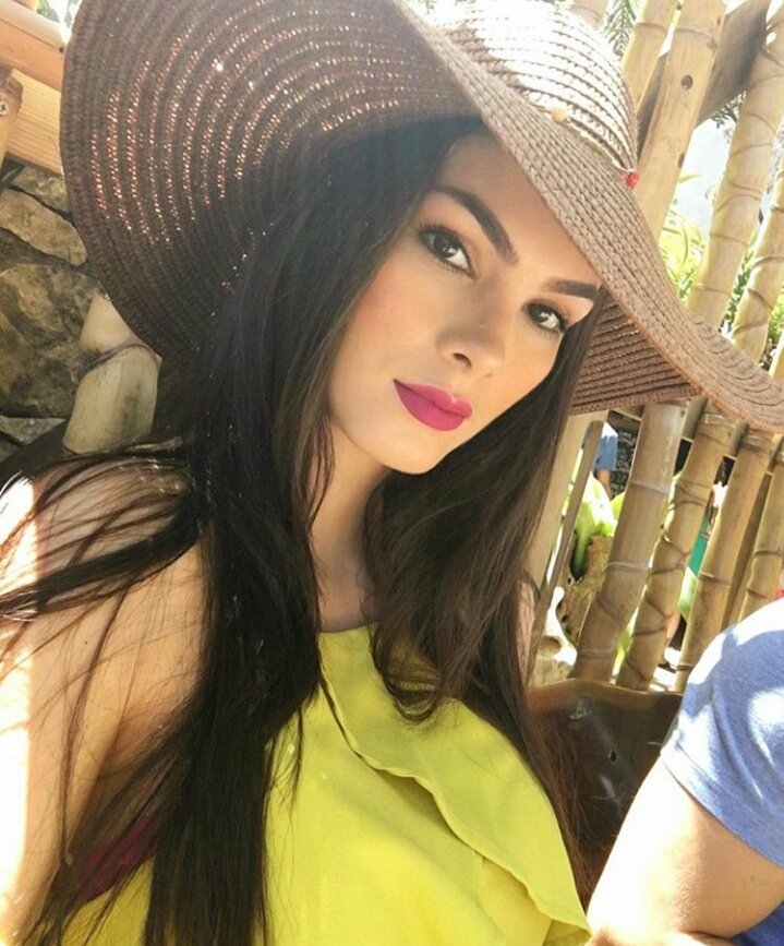 anvlzm's tweet photo. ¿CÓMO NO VA A PASAR? SI ES 1000 VECES MAS BONITA QUE BRASIL, USA Y COLOMBIA. #MisssUniverse #Mexico https://t.co/ltwlOFn07g