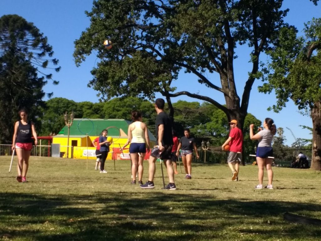 TL_QUIDDITCH's tweet photo. Entrenamiento!😄, Día de PURO QUIDDITCH!Muchas gracias a parte de los miembros de Raven , Gry y Huff del chp 😁😄😄. https://t.co/soUSqYxicG