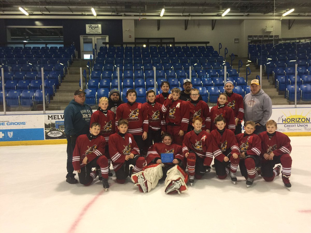 fisherjeff14's tweet photo. #totalteameffort #proudcoach #prouddad #monarchpride https://t.co/ArFc07OdCs