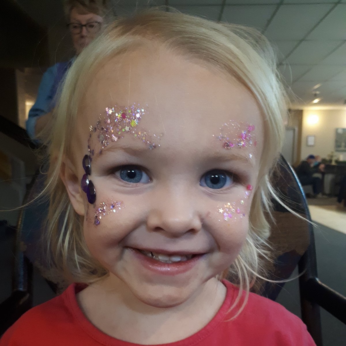 ZombieRee's tweet image. #facepainting from today's event to raise money for panda warmers at Sturgeon Hospital. Remember, #glitter is just as awesome as the paint 😍 #worklife