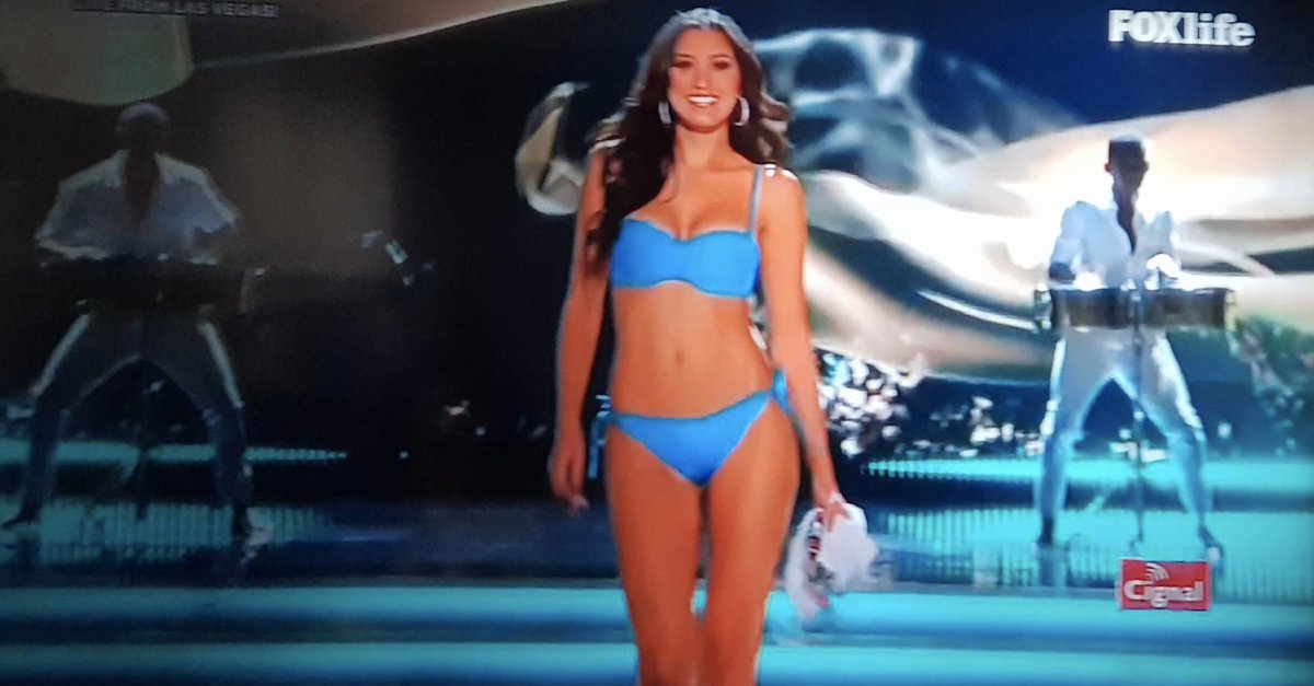 PhilippineStar's tweet photo. #MissUniverse #Philippines emerged on stage in a blue Yamamay swimsuit. Crowd goes wild. https://t.co/Q0ciTBm70n
