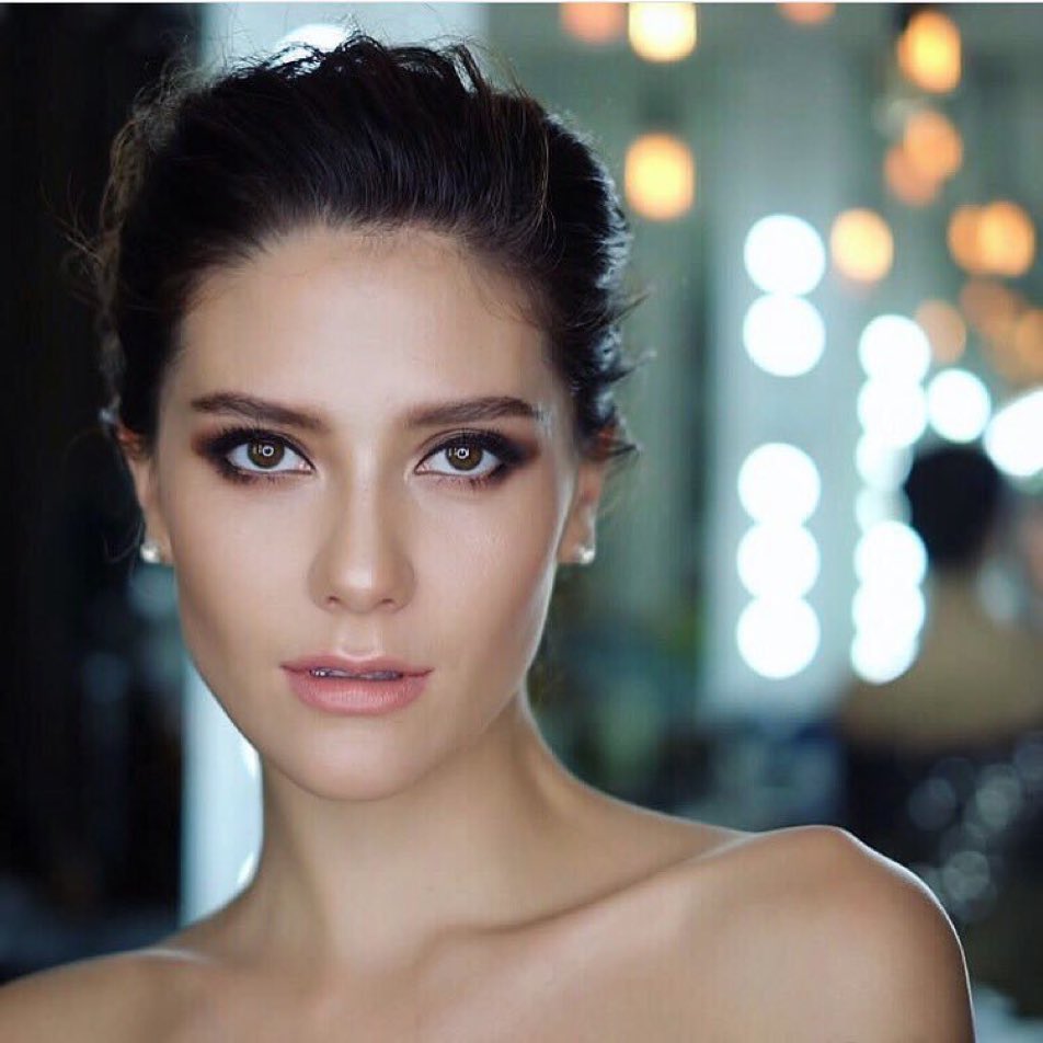 _pAiLiN_'s tweet photo. มงลงๆๆๆๆ #MisssUniverse #THAILAND https://t.co/jJkHQyzZAT