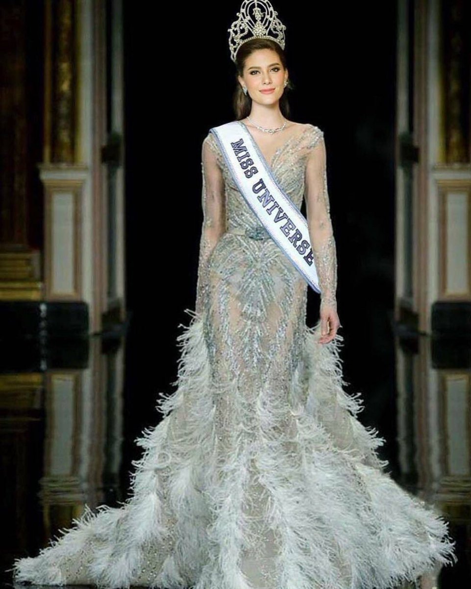 TJ_JJ79's tweet photo. ดูสวยและแพงมาก #MissUniverse #THAILAND https://t.co/qxh6NXPw5q