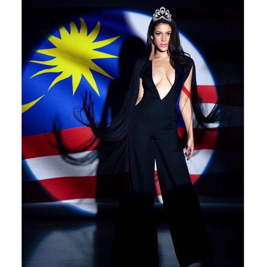 GIncrj's tweet photo. Again unplaced tahun nih. Wakil kita mmg kebaboom taun nih tp still xde rezeki. Tahun dpn xtau lh wakil kita letop ke tidak mcm sammy. No matter what. We love u. Bangga juga taun ni sbb sgt berhempas pulas vote utk sammy!! Xoxo #MissUniverse #Malaysia https://t.co/uQAVVNqV3p