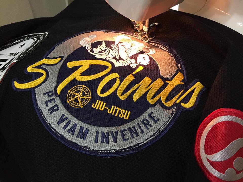 5pointsjj's tweet photo. Patches are looking great on the Gis. Getting them ready for San Antonio Open @ibjjf @BastosBJJ_Mid #teamLead #5pointsjiujitsu https://t.co/f4Mbmd5xzx