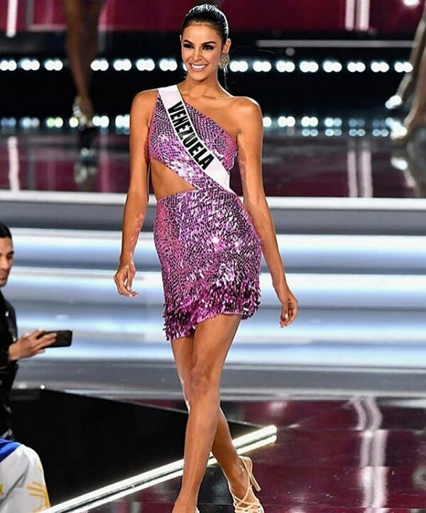 AlexisBalza's tweet photo. Keisy Sayago #MissVenezuela más favorita aún es espectacular #MissUniverso2017 https://t.co/RjlhefLmj0
