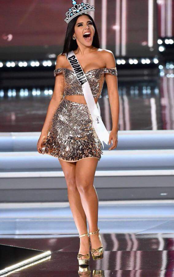 C__Orejel's tweet photo. Con esta sonrisa, ya se ganó el reinado de mi corazón. #MissUniverse https://t.co/nQeOUrE4Nq