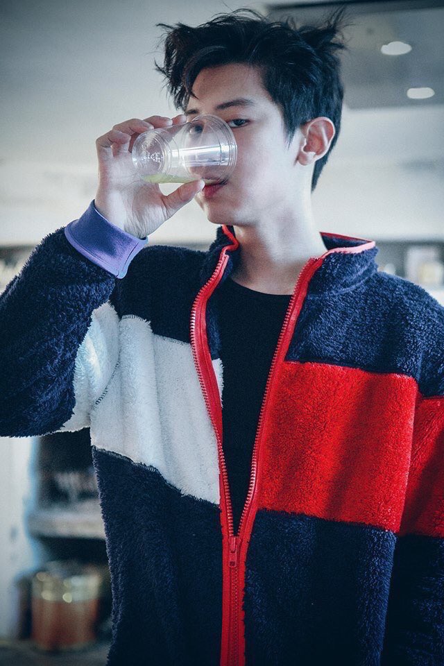 bbhybo4's tweet photo. เนื่องในวันเกิดชานยอล❣
เราก็มีของมาแจกเช่นกันค่าา⁉️🎉🎈
- สมุดโน๊ต 📔
- รูปตามภาพ 🔖
ส่งให้ฟรีน้าา 🆓️
เพียงรีทวิตหรือกดติดตาม ✔
ประกาศวันที่ 1/12 เด้อออ 
#HappyChanyeolDay 
#HappyChanyeolDay2017 https://t.co/FU2c9CNZZr