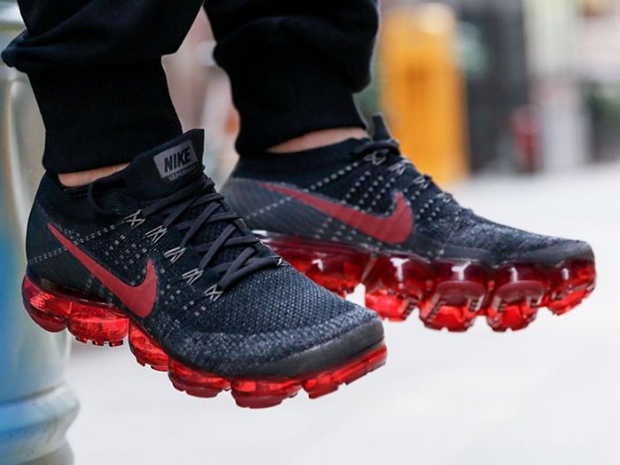 Air VaporMax ブレッド“ ブラック/レッド【海外限定・正規品】