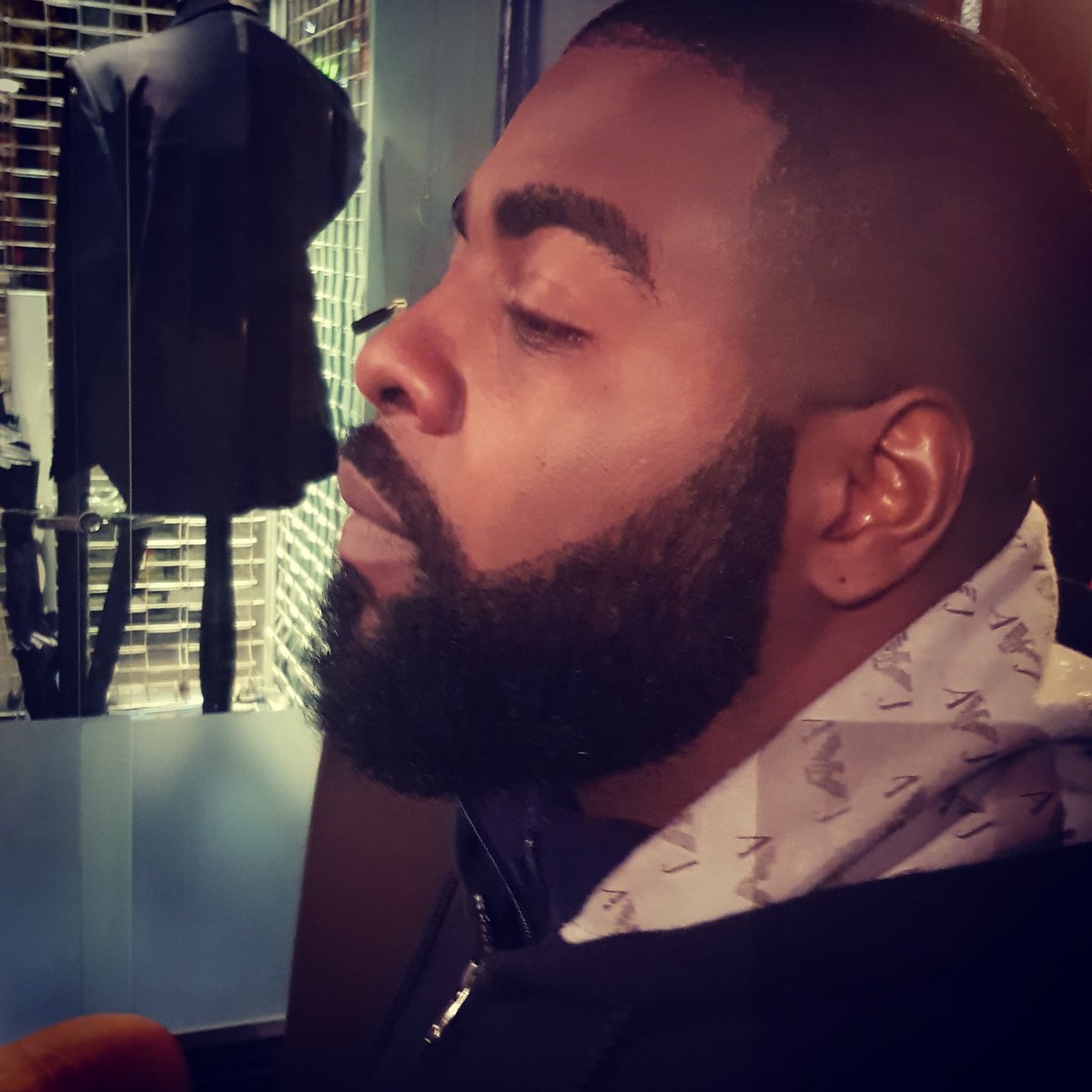 SmoddySharp's tweet photo. ...razorsharp @SmoddySharp #foresthill #crystalpalace #barber #barbershop #style https://t.co/LqrGklBzak