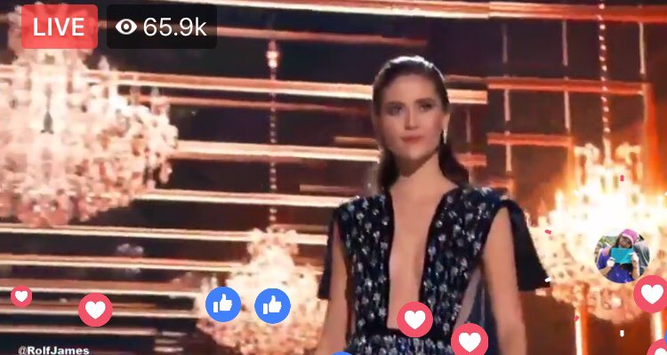 SocialDome's tweet photo. แหวกจ้ะ! นางพญาจะเดิน! #MissUniverse #Thailand https://t.co/WhbSsr7m5O