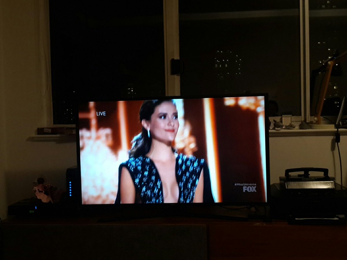 ขอโทษนะมารีญาา เราตื่นเต้นมือสั่นไปหน่อยย #MissUniverse #THAILAND สวยมากกกกกกกกกก