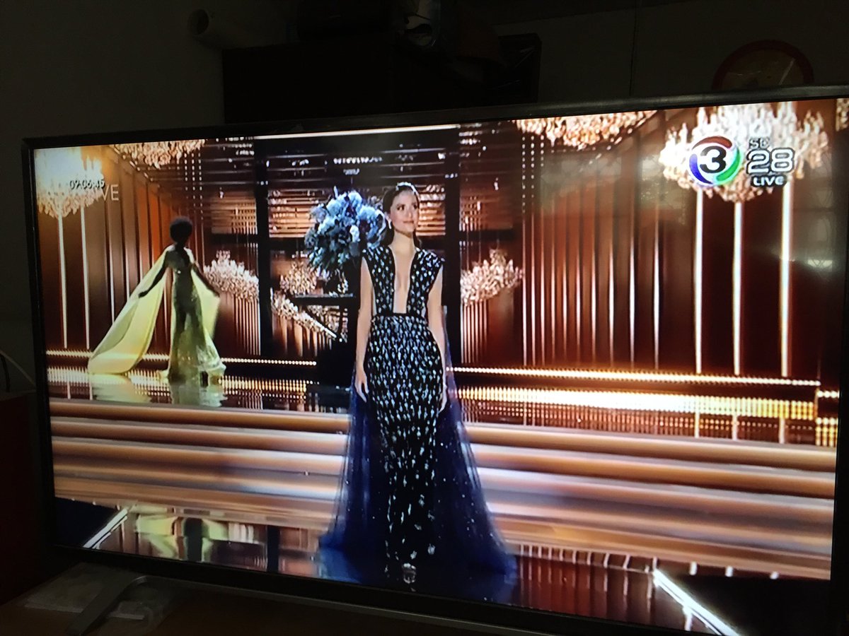 napasorn_moo's tweet photo. โหวตๆ ชุดราตรีมาแล้ว
หลบหน่อยค่ะ! มารีญ่าจะมง!
#MissUniverse #Thailand
มาปั่นทวิตให้มารีญ่ากันนนนน https://t.co/QLhO6407RR