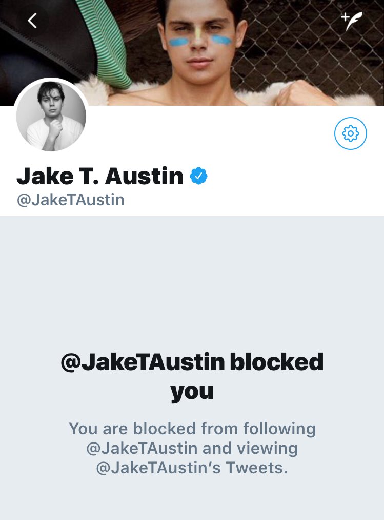 dance10dwts's tweet photo. lfmfndk omg he really did block every dwts stan https://t.co/OpNsiVT589