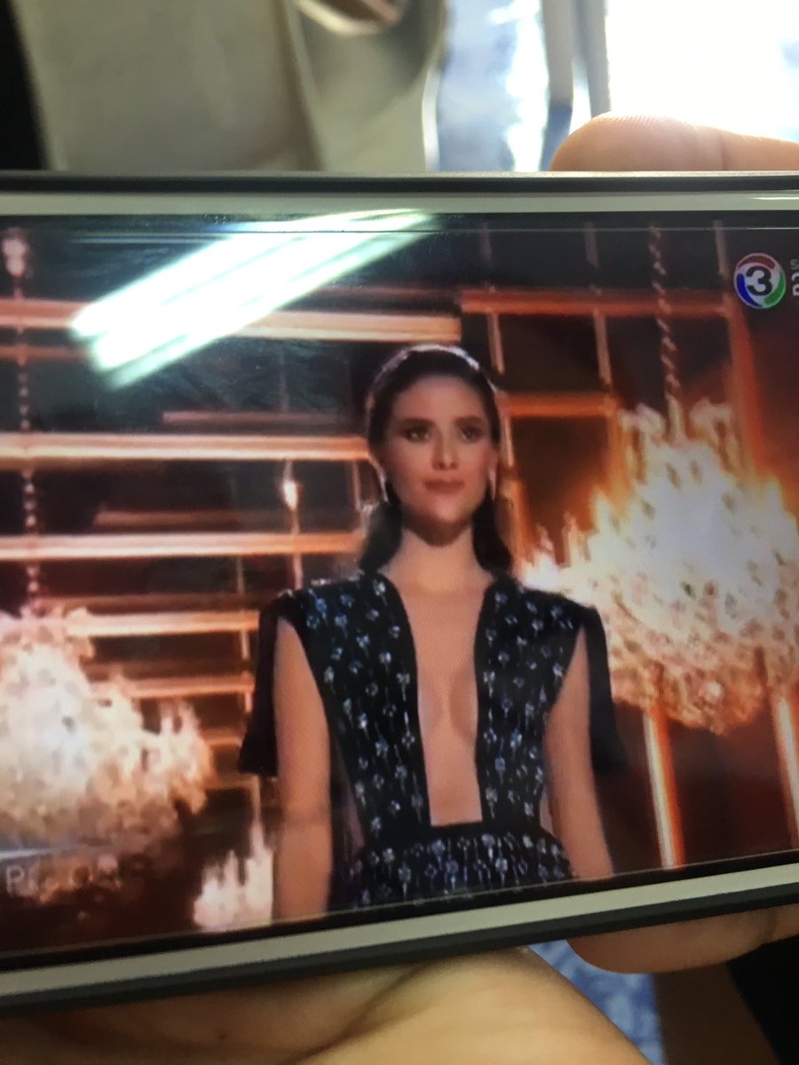 Semunshi's tweet photo. Thailanddddd #MissUniverse #THAILAND https://t.co/d3PbELZoUI
