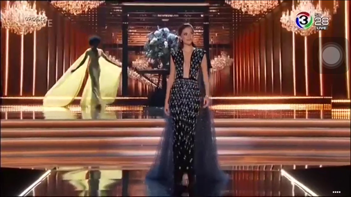 krittiyanees's tweet photo. งามสง่าผ้าไทย เชียร์น้องสุดใจ! #MissUniverse #THAILAND https://t.co/kOwbl1xN8Z