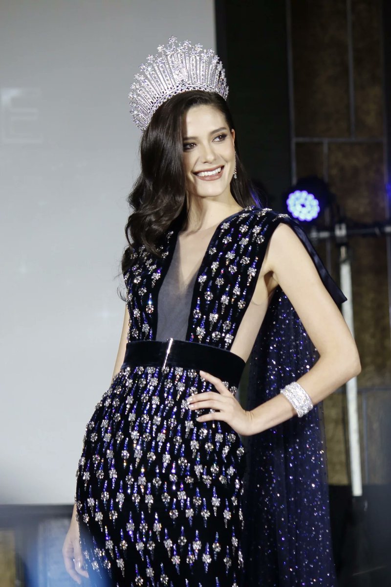 Kirakul's tweet photo. #MissUniverse #THAILAND https://t.co/cVX95xfLuy