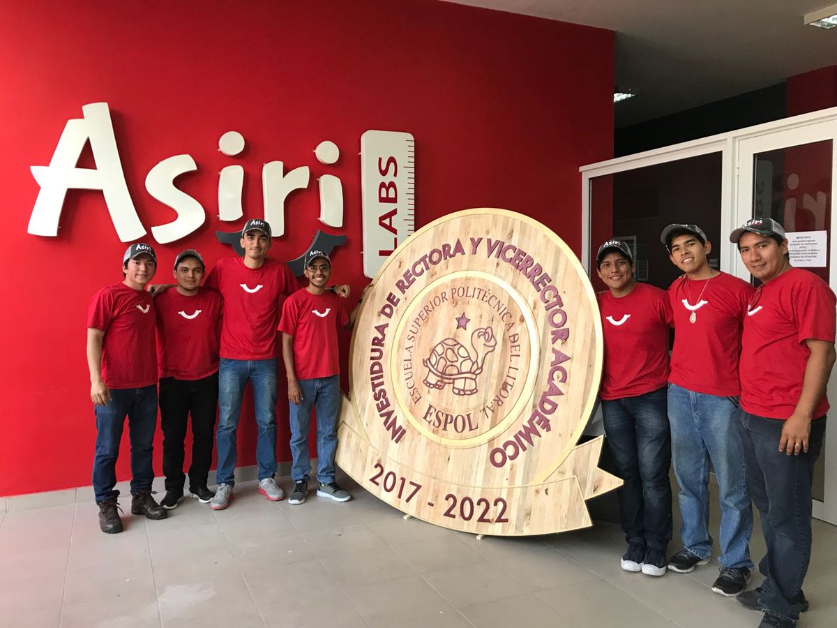 AsiriLabs's tweet photo. Cumplimos con el trabajo de talla encomendado por ESPOL. Sello decorativo en madera alistonada, para el acto de Investidura de la nueva Rectora de la Universidad. Talla computarizada CNC. Trabajo de principio a fin, desde el diseño hasta la instalación. #Makers @cparedesverduga https://t.co/hISejobown