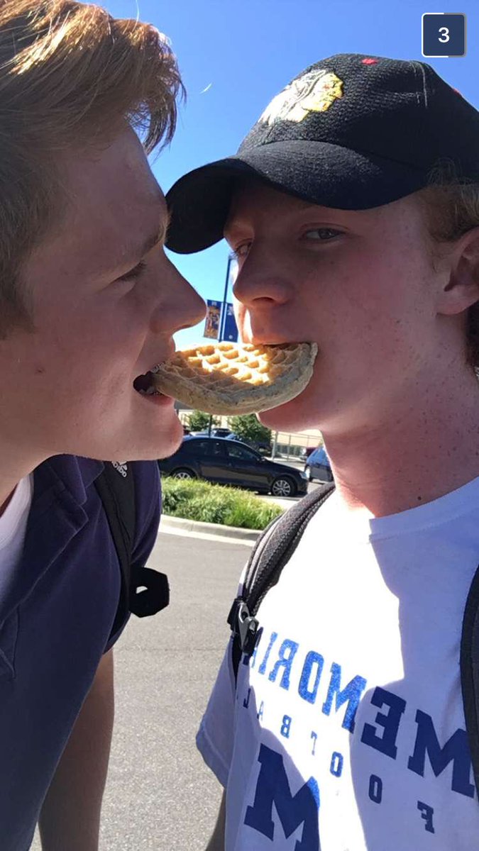 dylanklipsch's tweet photo. Happy one year @Chase_Wied ❤️and happy birthday @atrentini32 I don’t have a pic of you so u get this super cool emoji that everyone uses for birthdays🎉 https://t.co/GHJDcMN7Y8