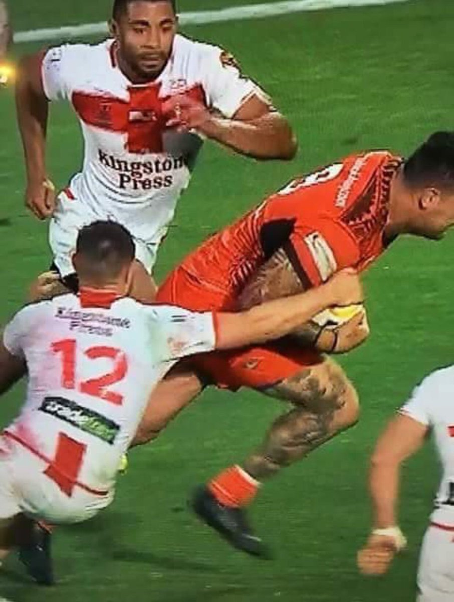 KryptTThugs's tweet photo. @andrewfifita we know the truth it wasn’t a loose carry or knock on, but congratulations on all you have done for the Kingdom of Tonga 🇹🇴 #MMT #TONvENG #RLWC2017 #NRL360wrong #mattcecchin #tongaRobbed https://t.co/M6fun0Dgub