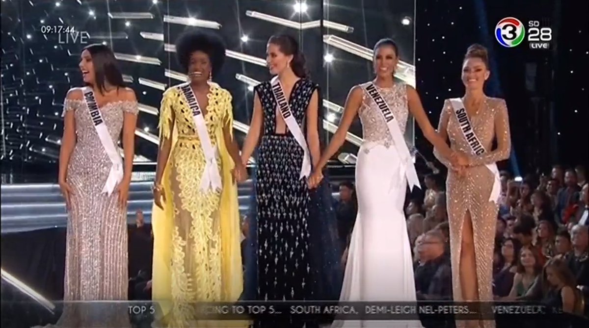 ThaiPBSNews's tweet photo. 1 ใน 5 "มารีญา" เข้ารอบ 5 คนสุดท้ายการประกวด "Miss Universe 2017" พร้อมสาวงามจากแอฟริกาใต้ เวเนซุเอลา จาไมกา และโคลอมเบีย #MissUniverse #Thailand #ThaiPBSnews https://t.co/3KXXSkzOXh