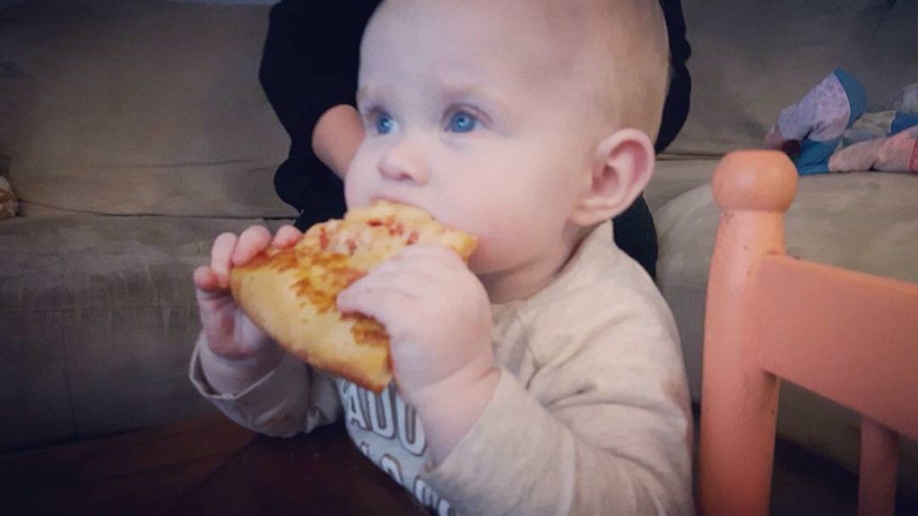 Lizabeetle's tweet photo. Soon she will be asking Debbers "when are we ordering the pizza?" #itsinhergenes #whodoesntlovepizza #justlikepoppa @davidson_byron https://t.co/jSe6DEpNQE