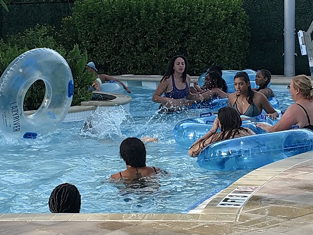 dssw34's tweet image. Enjoyed supporting @WMU_WBB this weekend in Florida!Good to see them battle! They played great competition, made team memories.. preparing for league play! Glad to see so many parents, alums and supporters in FL!
#wewillreign
#roadwarriors
#itwillpayoff
#lovemy23&amp;amp;34