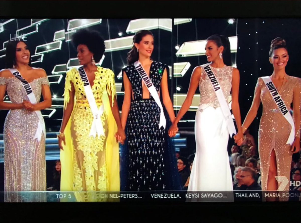 CrColdRoom's tweet photo. ตำแหน่งยืน..คือพร้อมรับมง #MissUniverse #THAILAND https://t.co/IFnXUJHpIy
