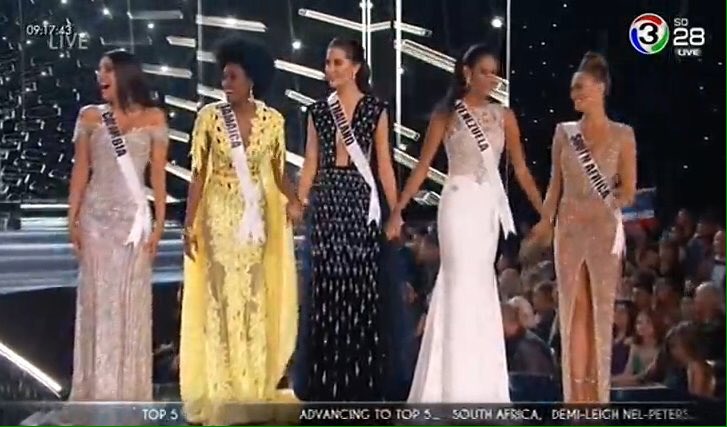 aegnpks's tweet photo. ยืนกลางเด่นขนาดนี้ ได้ค่ะเราต้องได้ ไทยแลนด์ต้องได้ !!  #MissUniverse #THAILAND https://t.co/zBDnLOXLy1