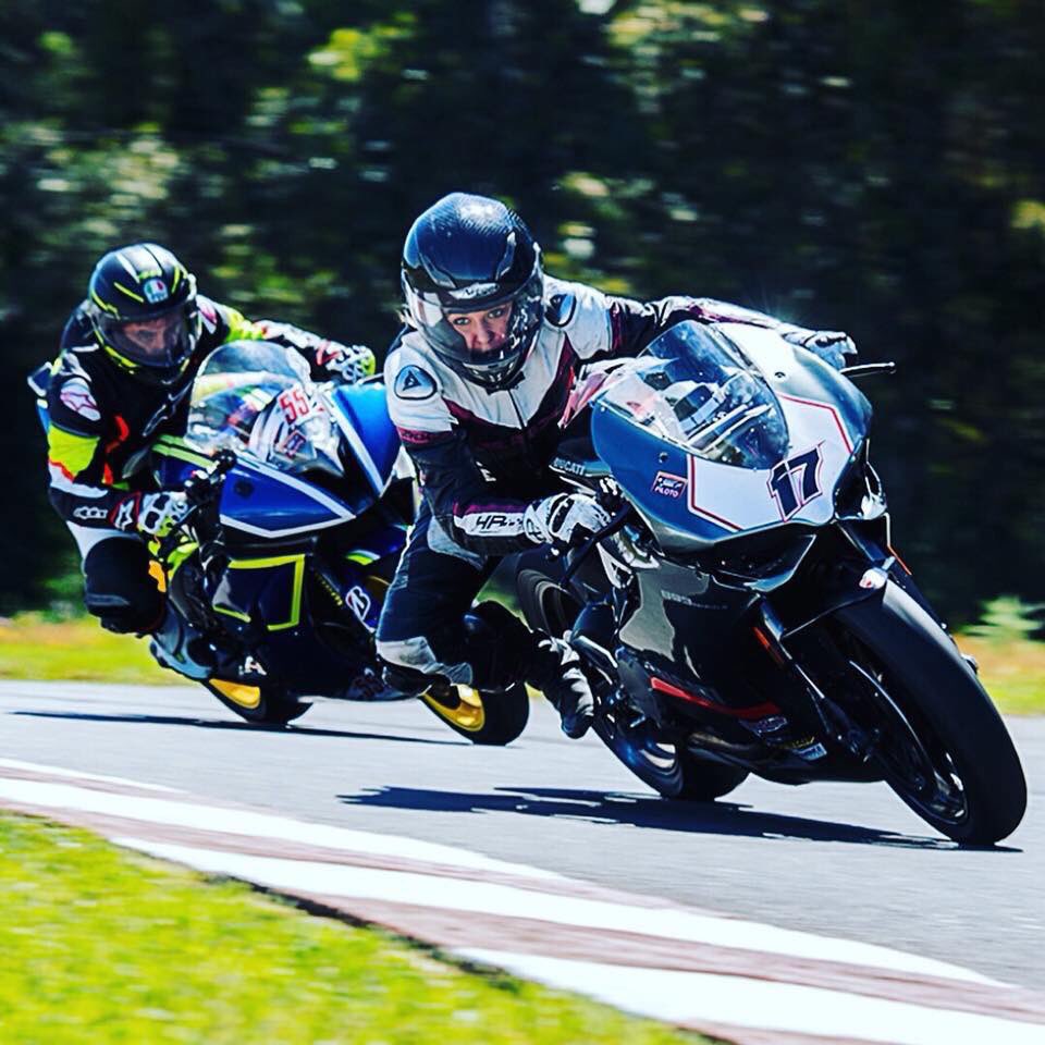 BurgosRafaela17's tweet photo. Fotos del fin de semana en interlomas! @DucatiChile #BatteryEnergyDrink #BatteryFamily #churestyle #dunlop #shelladvance #moto #motogirls #powergirl #motolife #motosport #panigale #panigale899 #blackpanigale #motoblack #ducati #ducatipanigale #ducatisupersport #girlducati #sbk https://t.co/eKUp1BJSHe