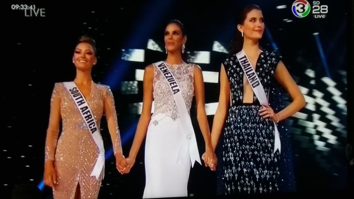 Middle_Jari's tweet photo. ถึงมงไม่ลง ไม่เข้ารอบ 3 คน แต่มารีญาทำดีที่สุดแล้ว รักๆ ภูมิใจ #MissUniverse #THAILAND https://t.co/WTwYuSaKrm