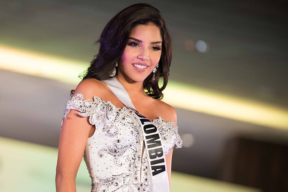 elespectador's tweet photo. #MissUniverse  La señorita Colombia Laura González llegó hace dos semanas a Las Vegas, Estados Unidos, para competir por la corona de Miss Universo. https://t.co/MixnCA6EZa https://t.co/eZP04dtaIL