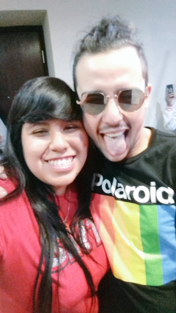 MontseSalgadoG1's tweet photo. Los acabo de ver y ya los extraño !! 😍❤ Me encantó conocerlos son un amor de persona enserio😭💙  @MauHCorona me prometiste que regresarias espero que así sea😍❤ El mejor día de mi vida sin duda👌💙 @DaniellBautista @jancarlobg https://t.co/taaGQWF3Jx
