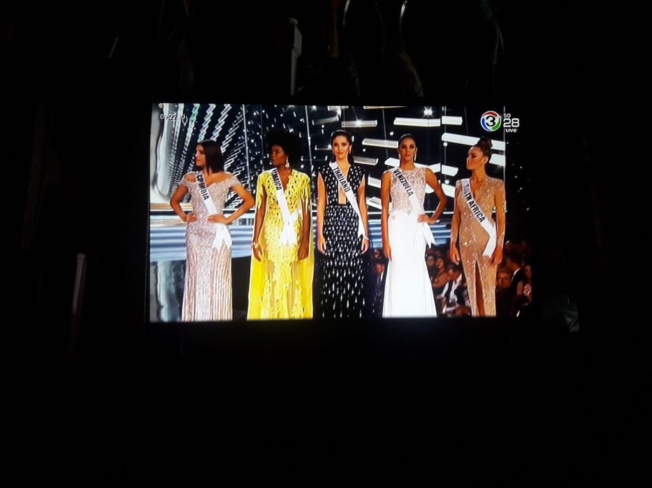 choompunoch's tweet photo. #MissUniverse #THAILAND https://t.co/8ssHg3jGbu