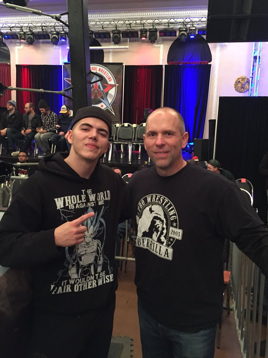 CHIDAVE21's tweet photo. Great meeting @sammyguevara and @TheFlipGordon at @AAWPro #Unstoppable. Two awesome talents. Two great guys. #FutureStarsNow https://t.co/sLoSesJG1Y