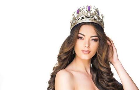 xelapie's tweet photo. Go Demi-Leigh Nel-Peters!!!
My Miss Universe!👑 #MissUniverse #SouthAfrica https://t.co/p3HfgHOIDa