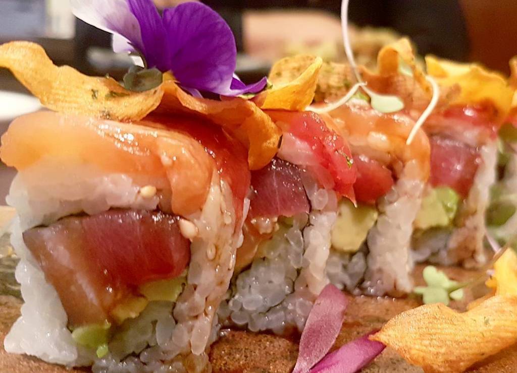 gemaesantiago's tweet photo. ⭐MAKIS⭐
#fukamura Pequeño restaurante japonés con grandes platos como éste para disfrutar de los #DivinosSabores de la comida japonesa. https://t.co/BiLU9630FV https://t.co/42W00IXcea
