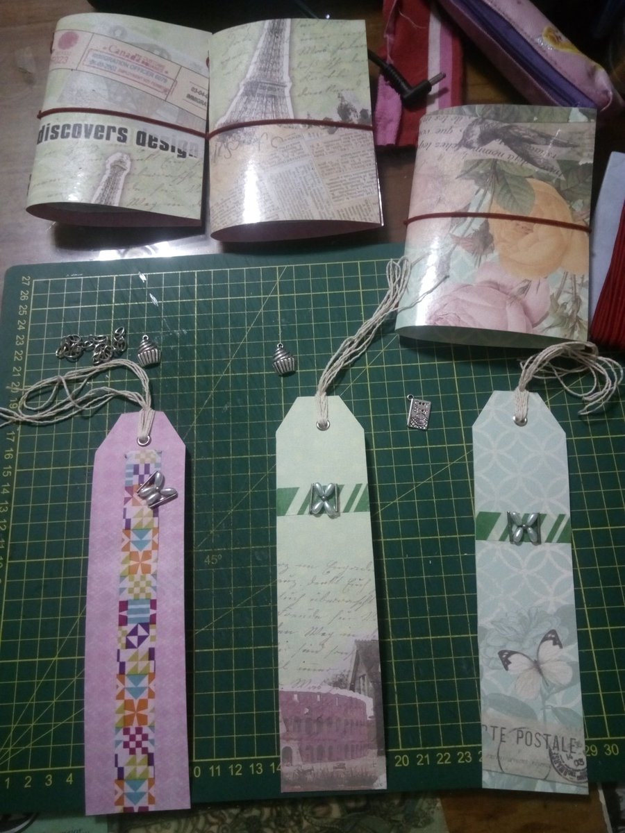 JessDarianka03's tweet photo. Denle like a mi Fanpage aunque no les guste? Necesito dinero y las estoy elaborando Ahree
Si buscas un regalo de navidad regala estas hermosas libretitas (Midoris)
https://t.co/RKDpFcr80A
#Peru #Emprendedora #Navidad #Manualidades #Scrapbook #Midoris #Tags ☆ https://t.co/tJt2M6pgR7