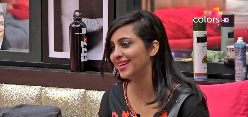 Bigbos_12's tweet photo. #Arshikhan 💜💜💜💜 #BB11 @BiggBoss #BiggBoss11 https://t.co/ixeLDIg1SQ
