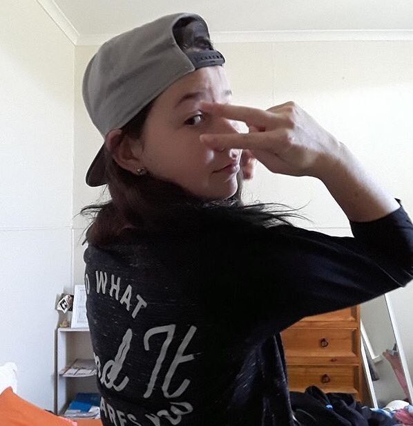 TamaraghPotter's tweet photo. I reckon I'm rocken this send it baseball tee and this onwards and upwards snap back 💙💜😎😜😝 @EltonCastee https://t.co/RSONjDkNFG