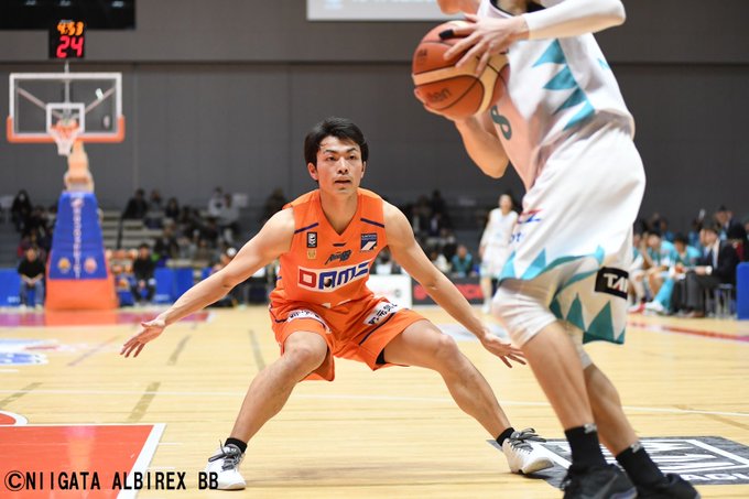 新潟アルビレックスbbに現役大学生が加入 新潟経営大の今村佳太と早稲田大の森井健太 バスケットボールキング