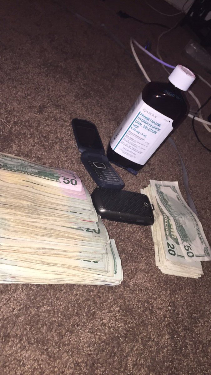 Lee_InaCut's tweet photo. I can hibernate &amp; supply these niggas needs , but ain’t nobody gone get money like ima get sum money 🎯 https://t.co/K4w8TBMFyb