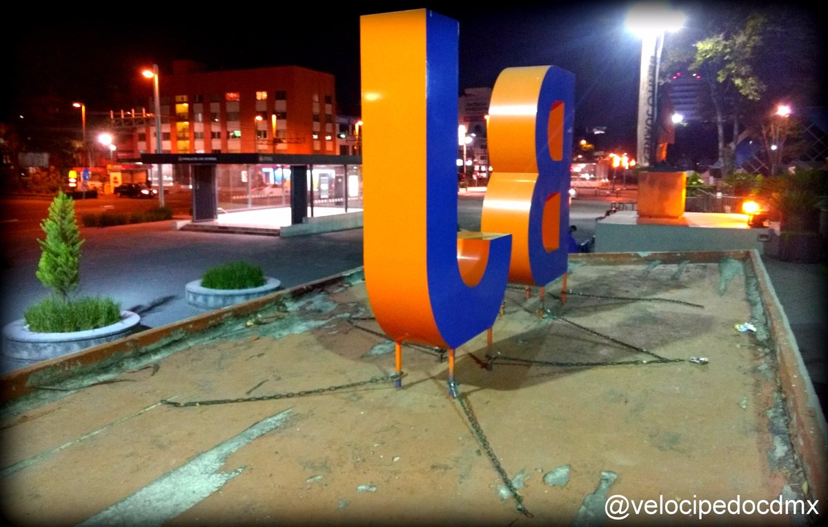 velocipedocdmx's tweet photo. Así de pinche la instalación de letras delegacionales con colores panistas en la misma explanada de @DelegacionBJ ....les echaste una revisadita @Christianvonroe antes de que te las entregaran?? @vecinoaccount @LibreenelSur @arnemx @FEDECHAVEZS @comejen2 https://t.co/AiLP4bvKsN